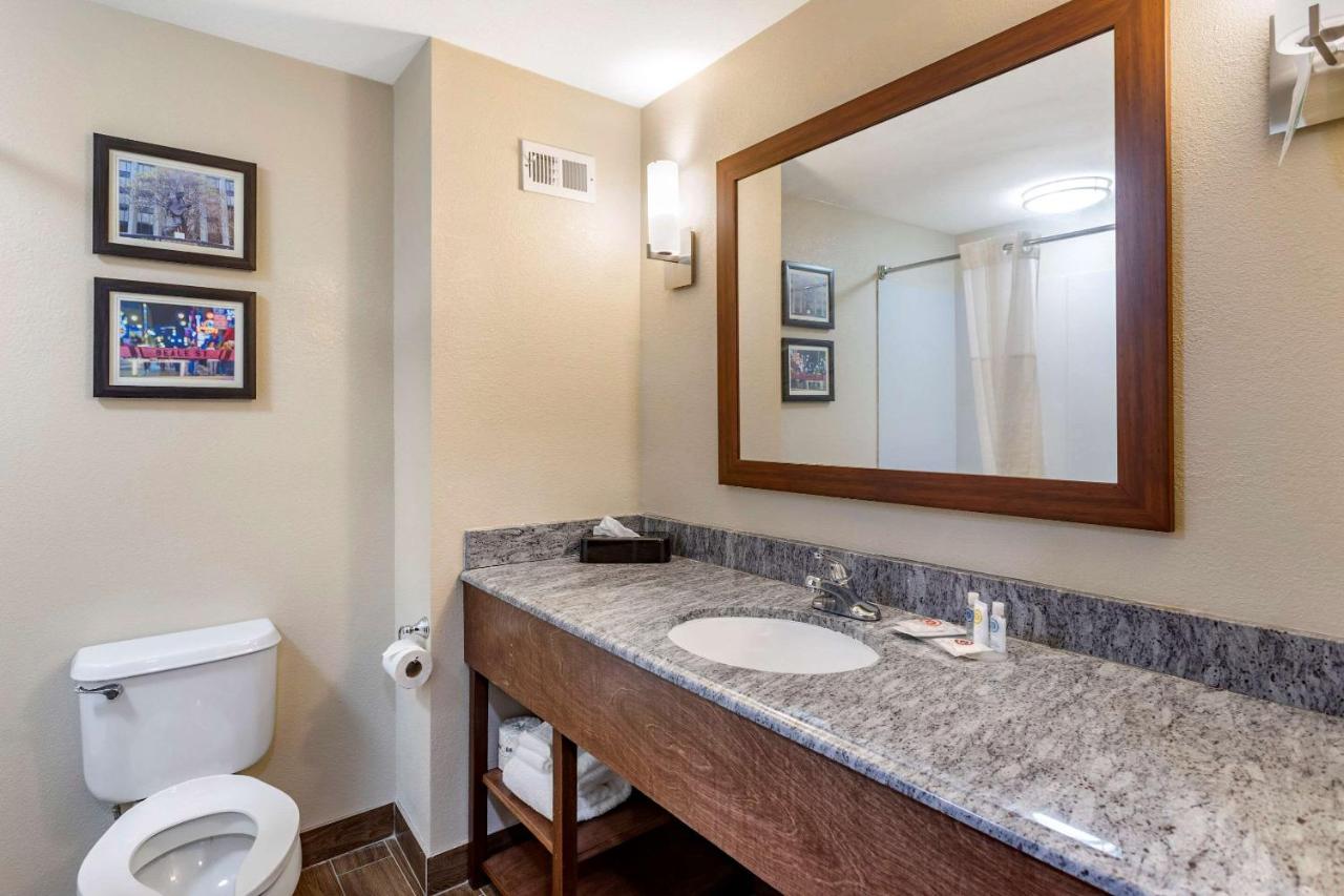 | Comfort Inn & Suites Atoka-Millington