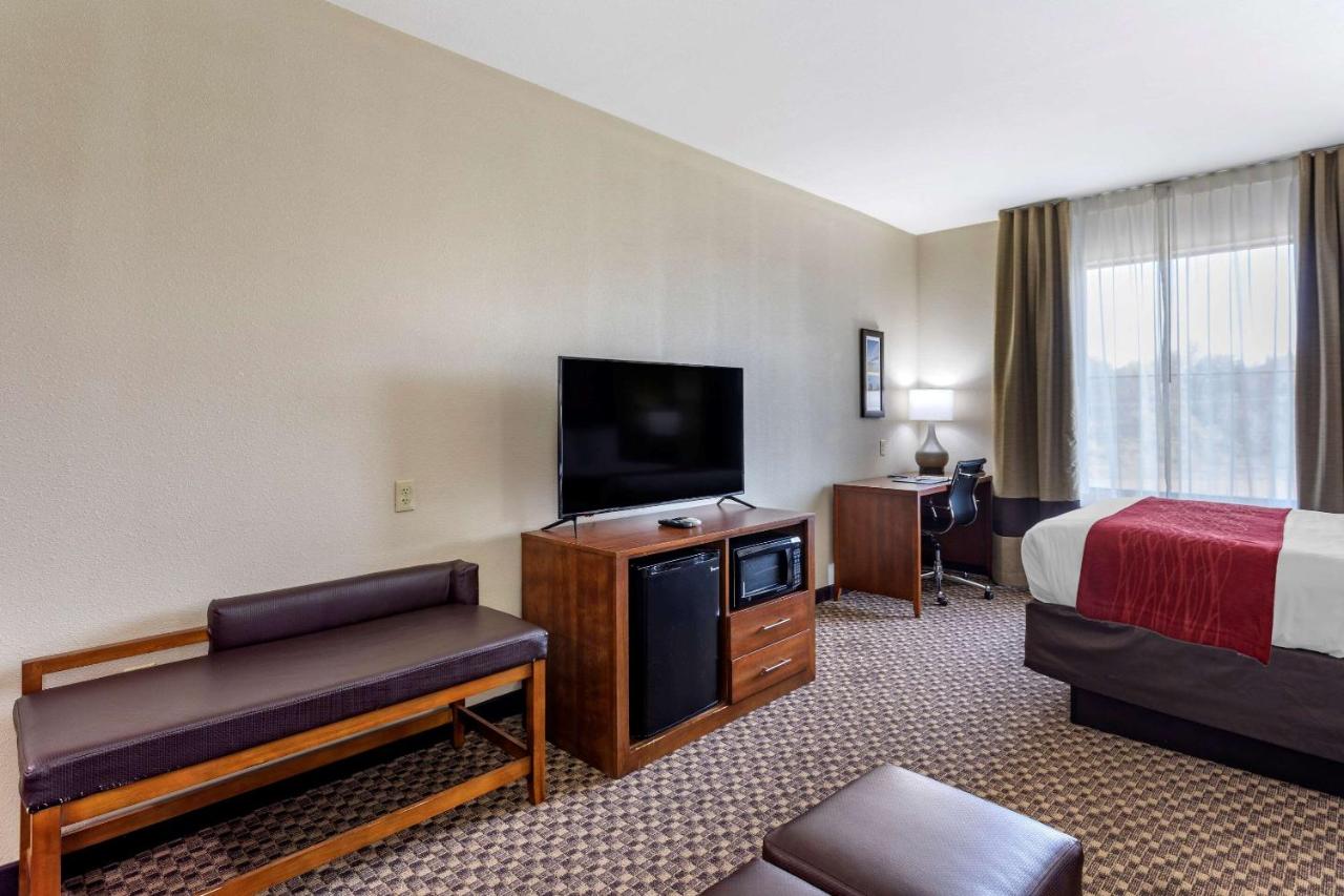 | Comfort Inn & Suites Atoka-Millington