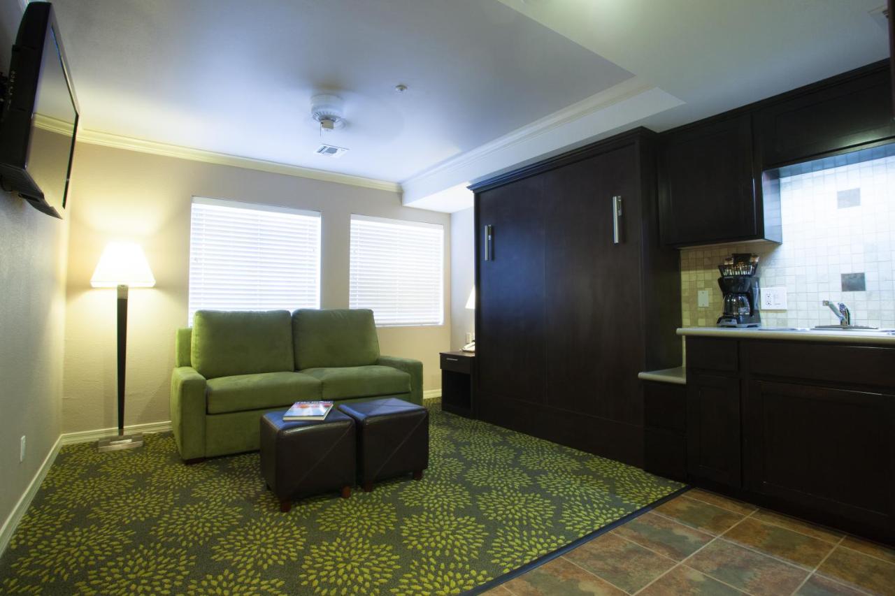 | London Bridge Resort