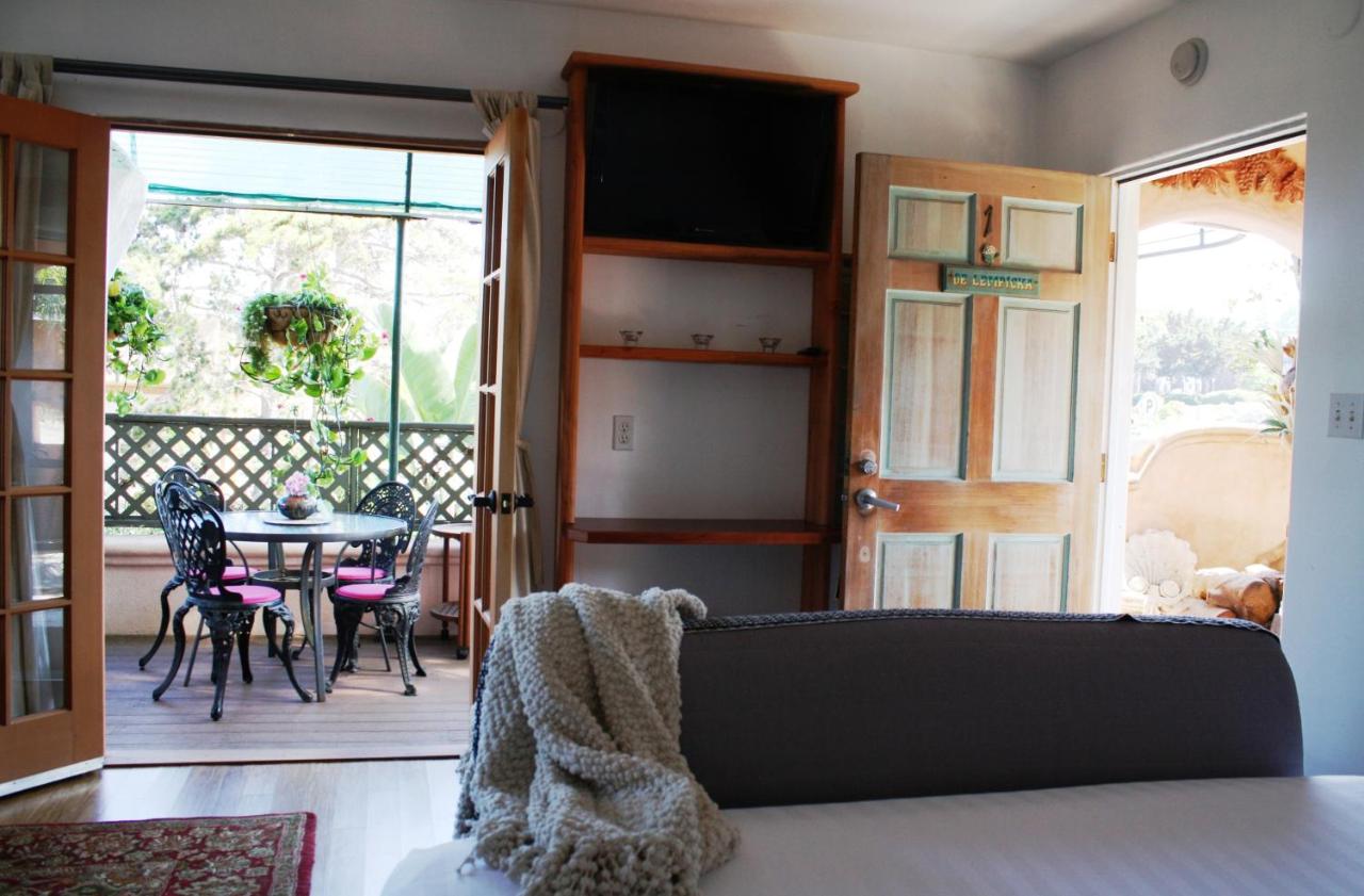  | Les Artistes Inn