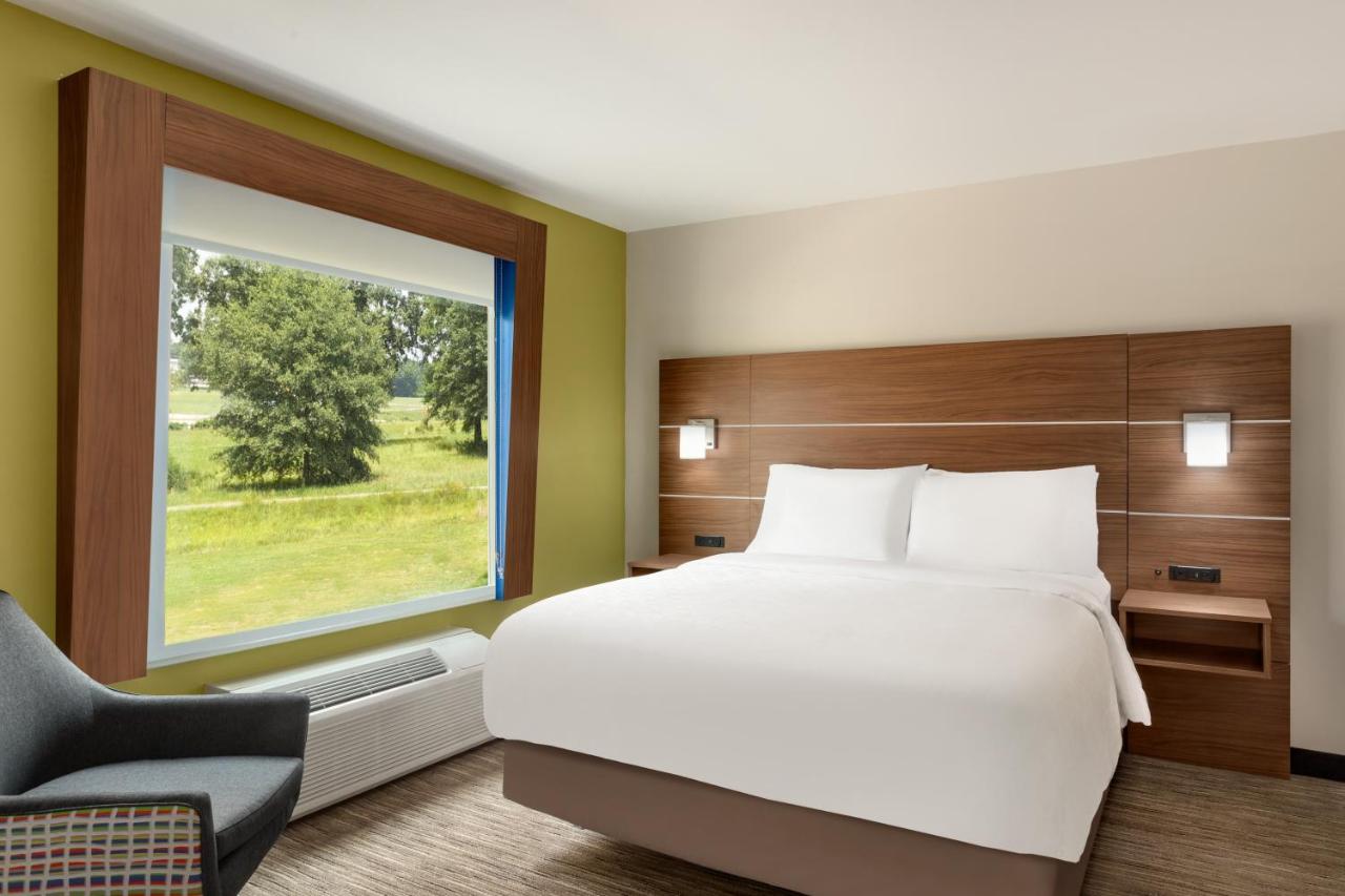 Standard Room at Holiday Inn Express Inn & Suites Searcy by IHG