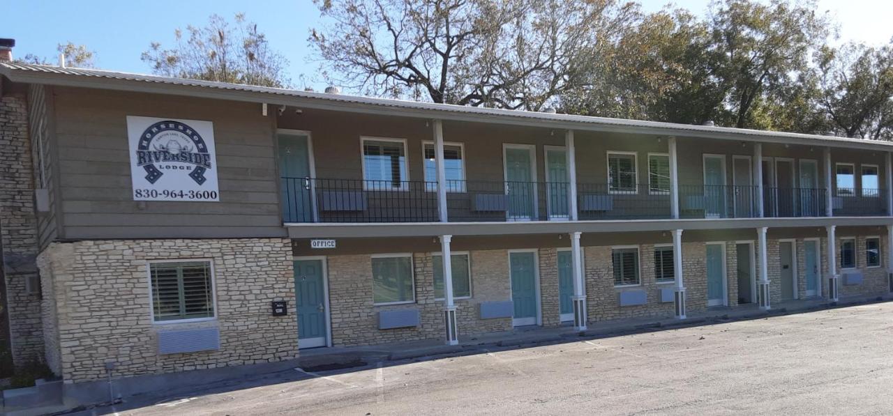 | Horseshoe Riverside Lodge