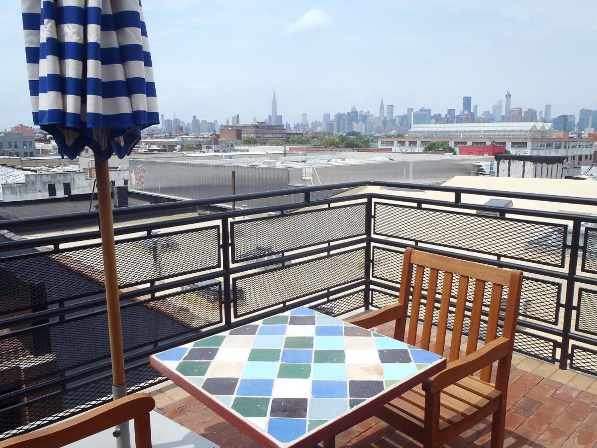 Loft with Terrace and City View at Henry Norman Hotel