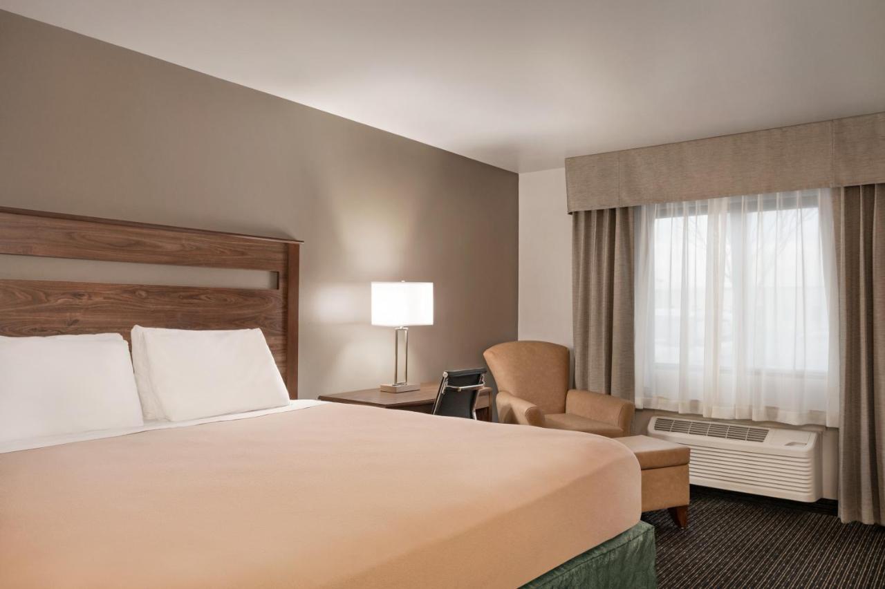 King Room - Non-Smoking at Baymont by Wyndham Buffalo