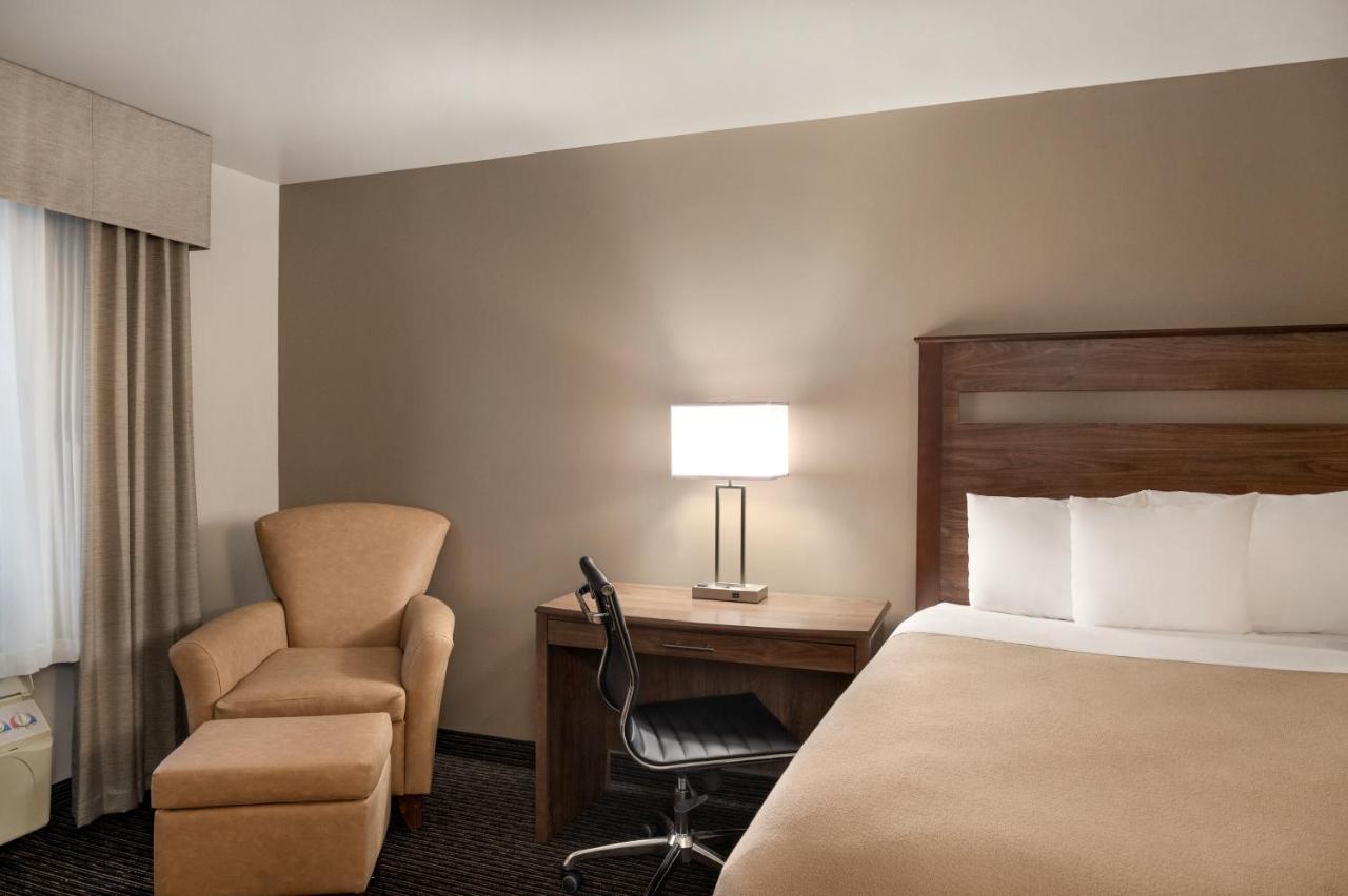 Queen Room - Non-Smoking at Baymont by Wyndham Buffalo