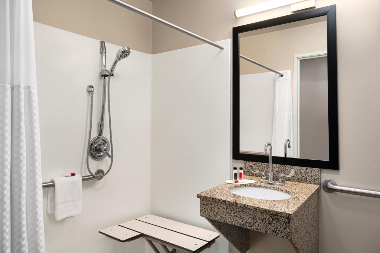 Deluxe Double Room - Mobility Access/Non-Smoking at Baymont by Wyndham Buffalo