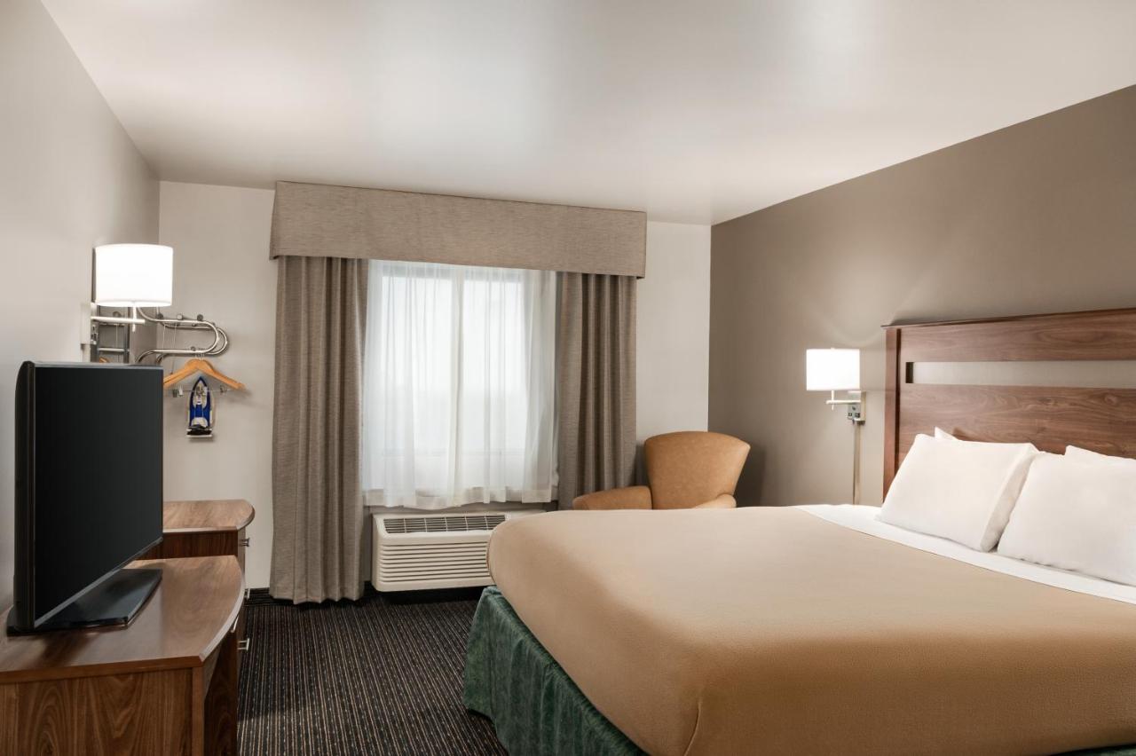King Room - Mobility Access/Non-Smoking at Baymont by Wyndham Buffalo