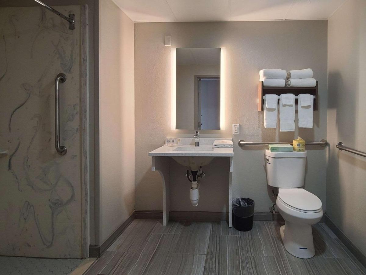  | Comfort Inn Boston Milford
