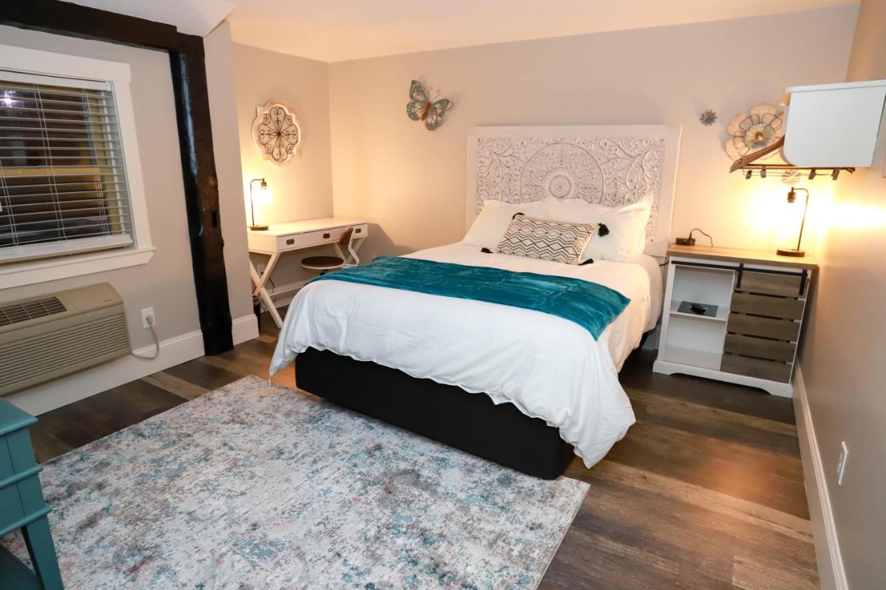 | Gunstock Inn & Suites