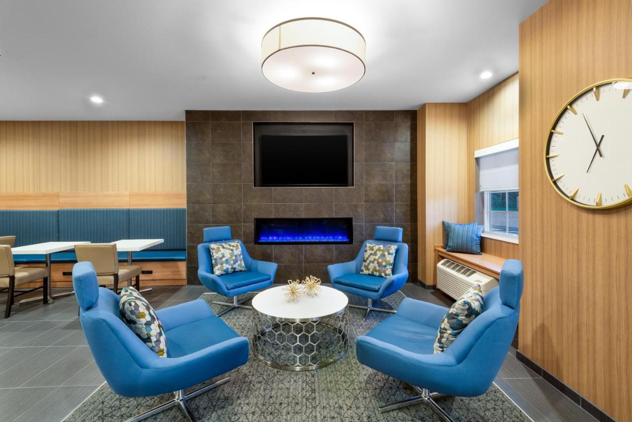 | Microtel Inn & Suites by Wyndham Farmington