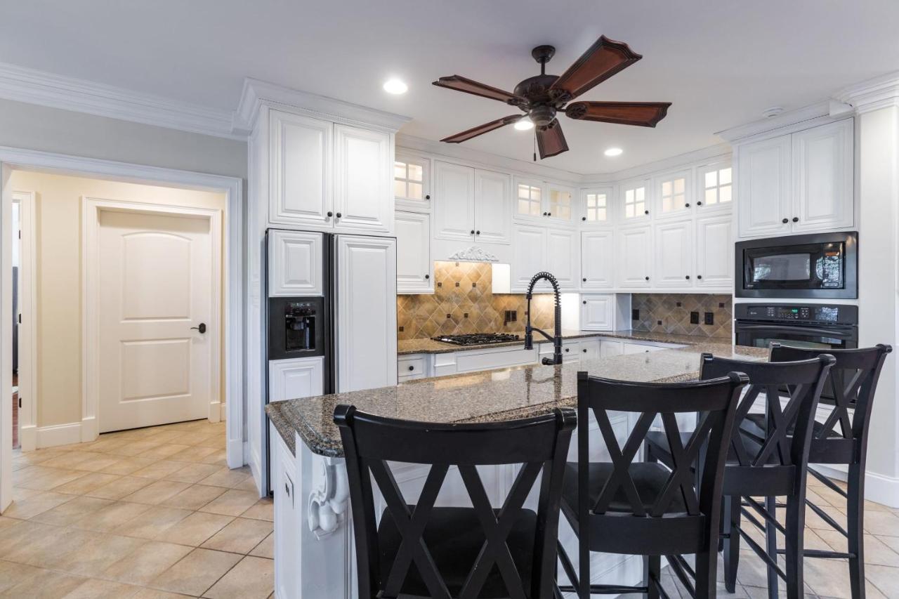 | New - Spectacular️ Golf Views - Sleeps 20 - Pinehurst National #9 - Near DT Pinehurst!