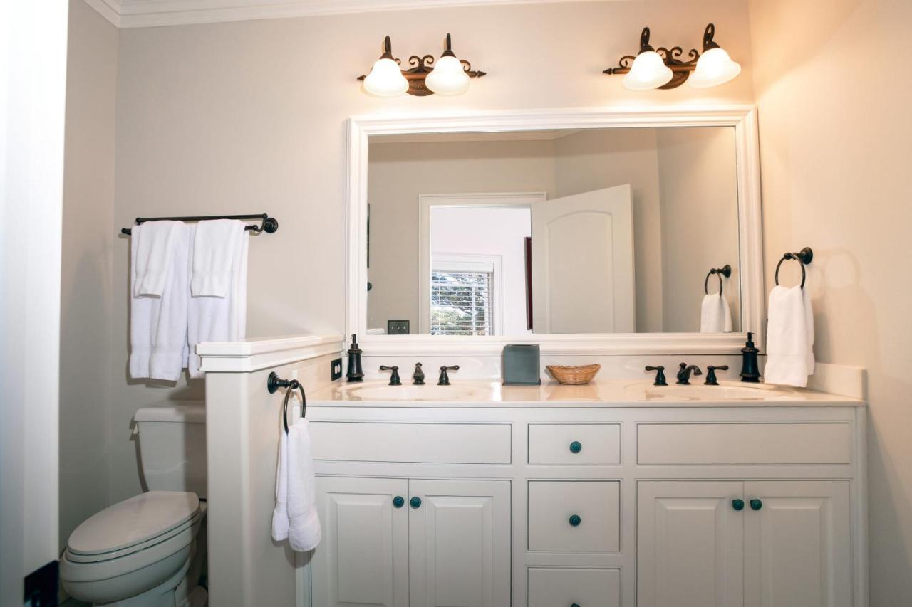 | New - Spectacular️ Golf Views - Sleeps 20 - Pinehurst National #9 - Near DT Pinehurst!