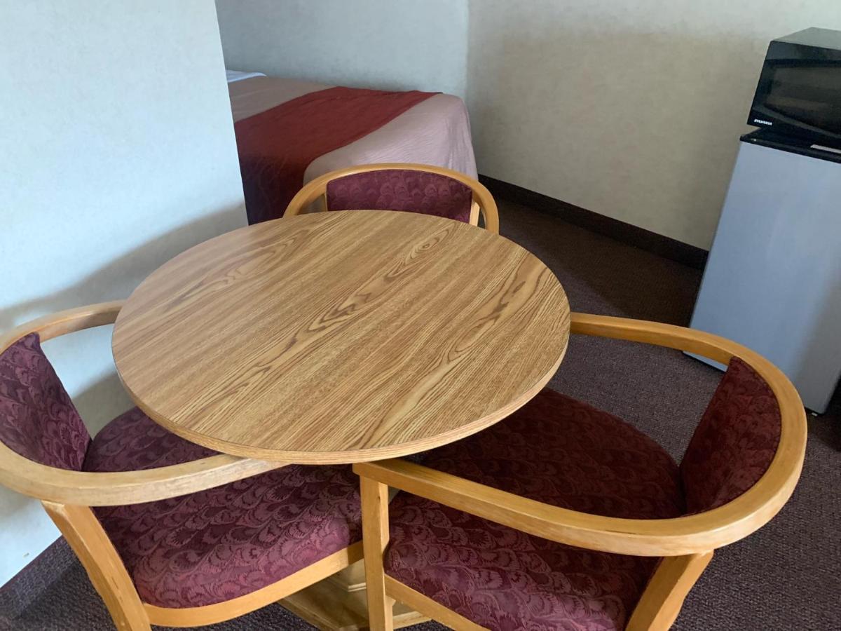 | Coachman's Inn Motel