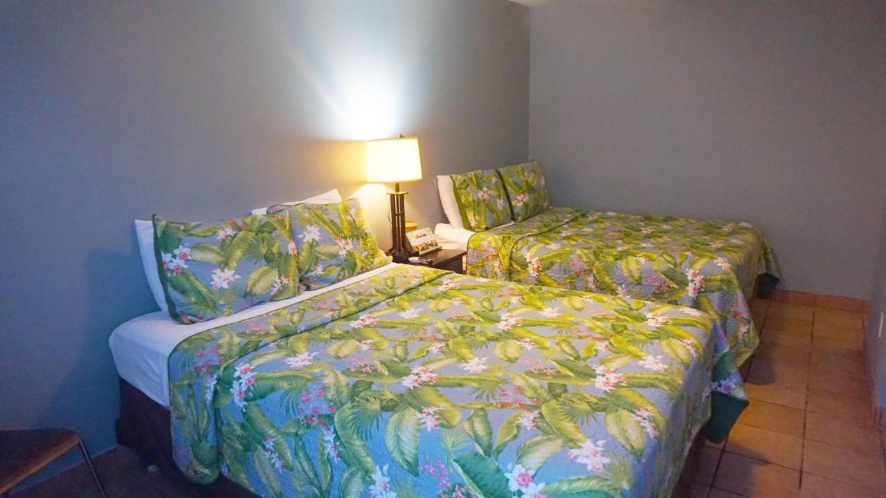 | Upper Deck Hotel and Bar - Adults Only