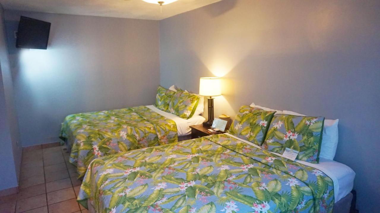 | Upper Deck Hotel and Bar - Adults Only