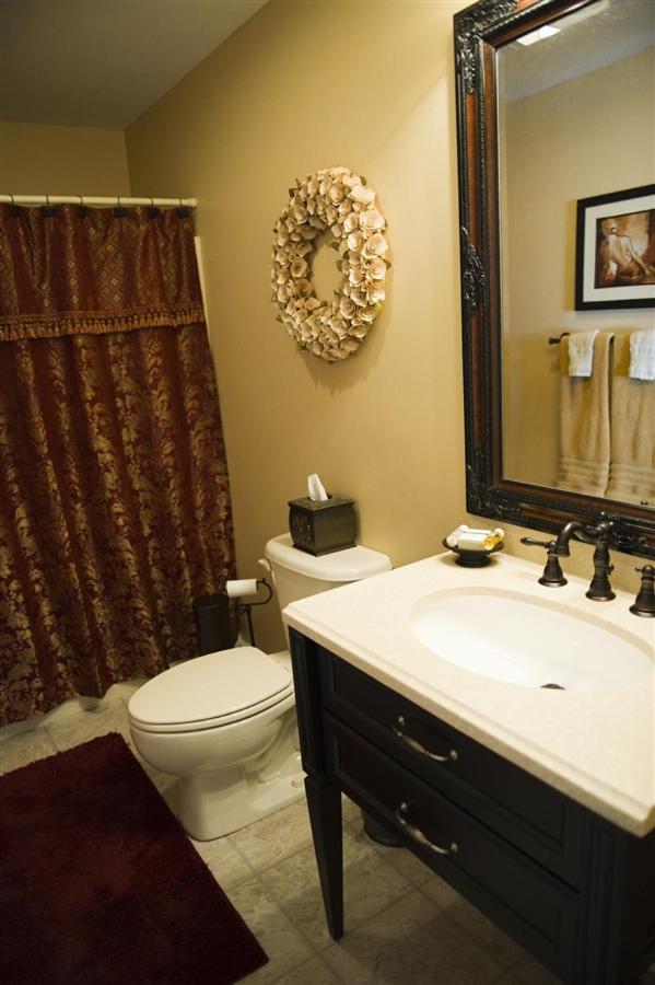 | Inn at the Olde Silk Mill