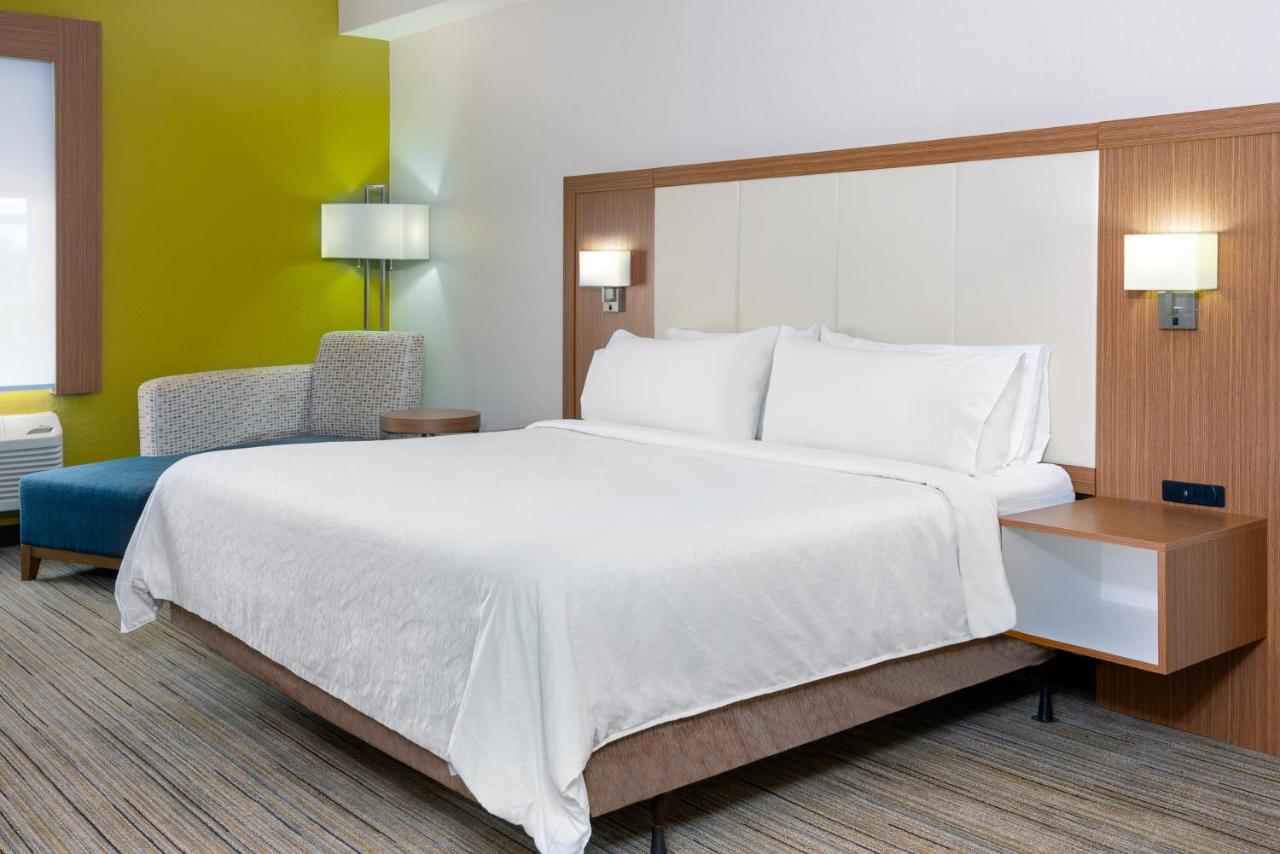 King Room - Non-Smoking at Holiday Inn Express & Suites Naples North - Bonita Springs by IHG