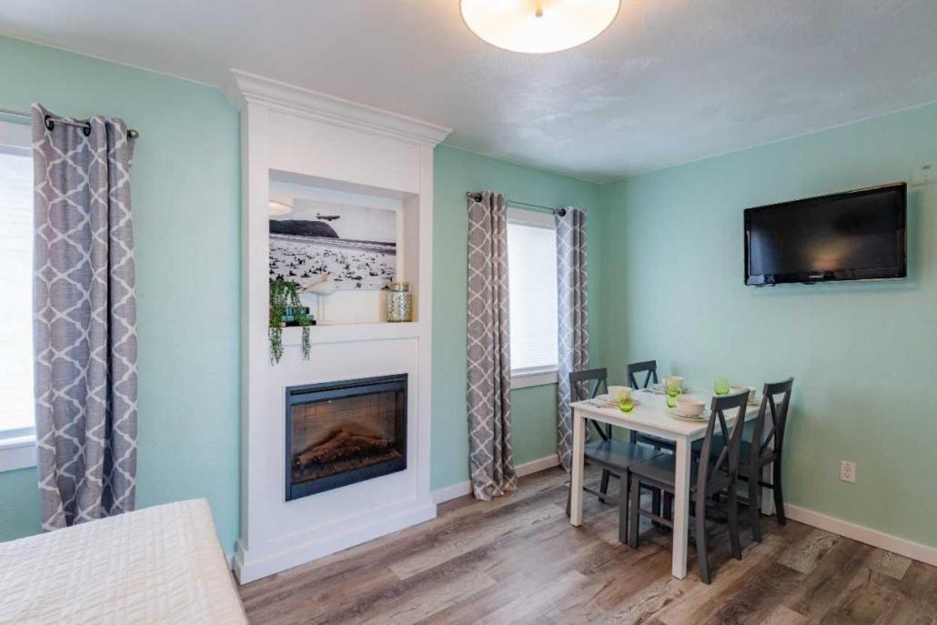| Beachside Inn