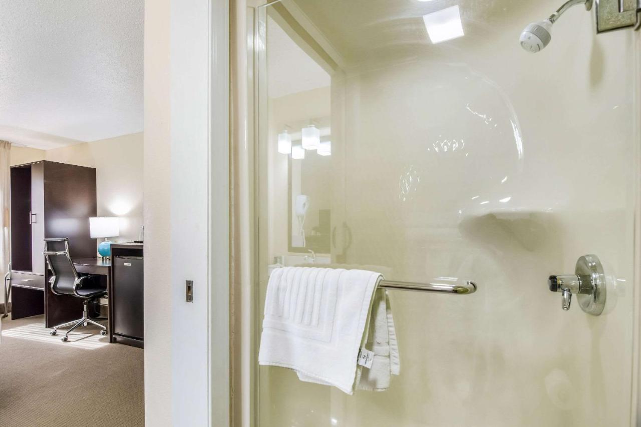 King Room - Non-Smoking at Sleep Inn Wytheville I-77 and I-81