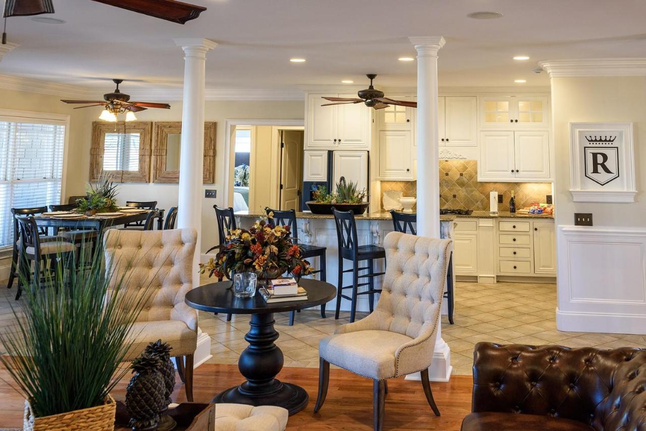 | New - Spectacular️ Golf Views - Sleeps 20 - Pinehurst National #9 - Near DT Pinehurst!