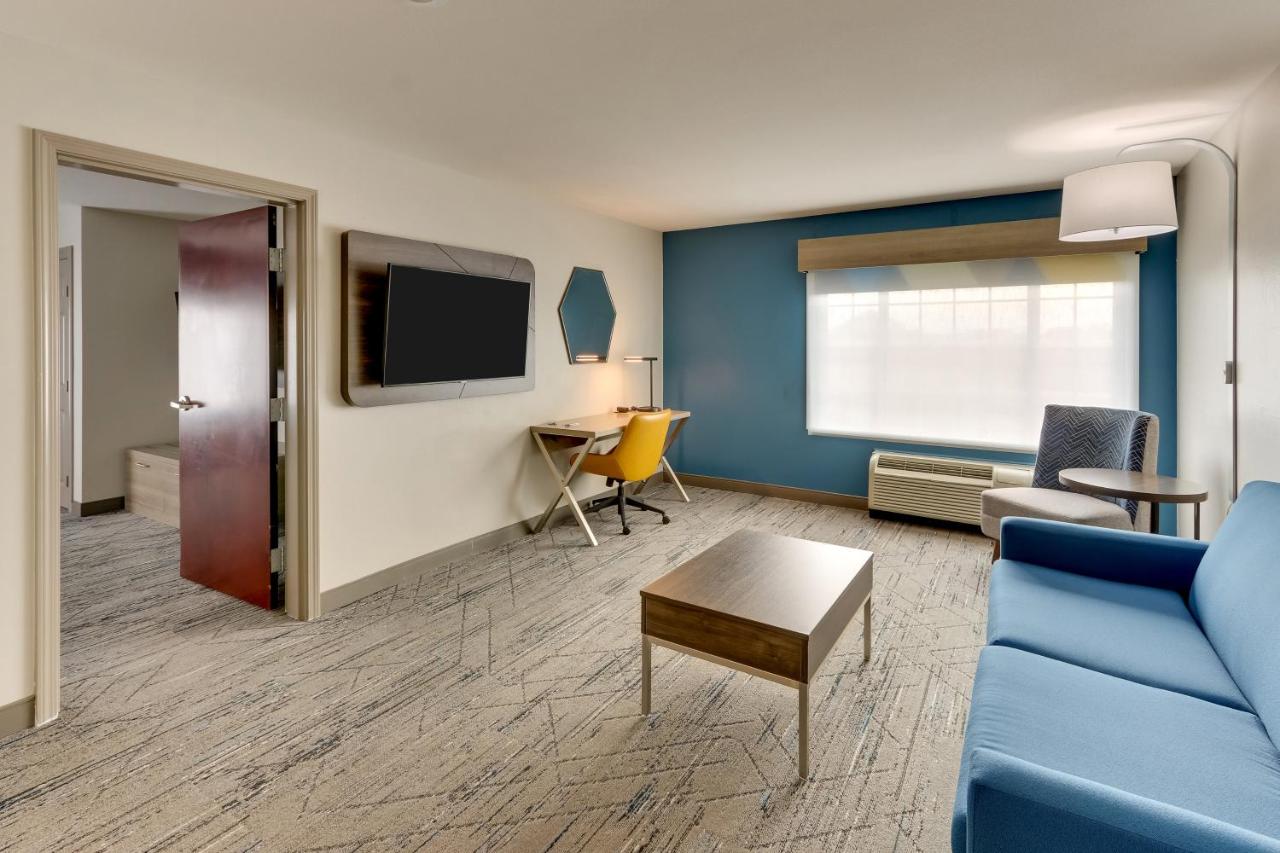 Suite - Mobility Access/Hearing Accessible at Holiday Inn Express & Suites Ardmore by IHG