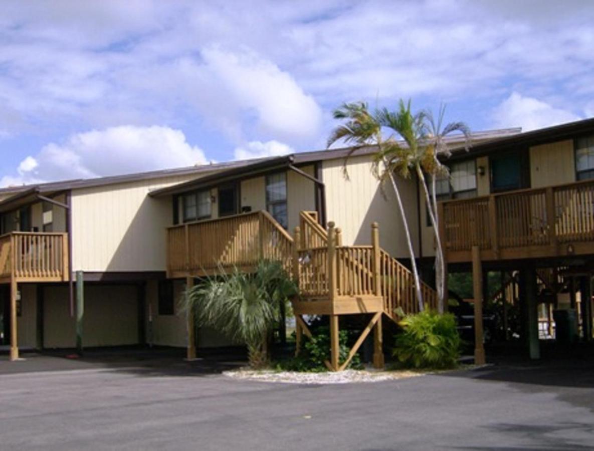 | River Wilderness Waterfront Cabins