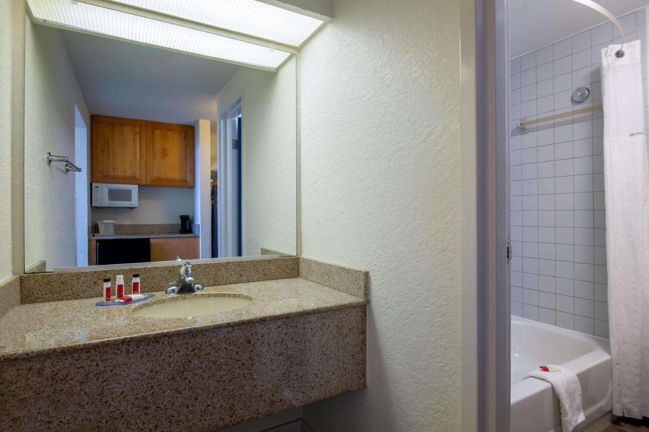 Standard Queen Room with Two Queen Beds - Non-Smoking at Travelodge by Wyndham Outer Banks/Kill Devil Hills