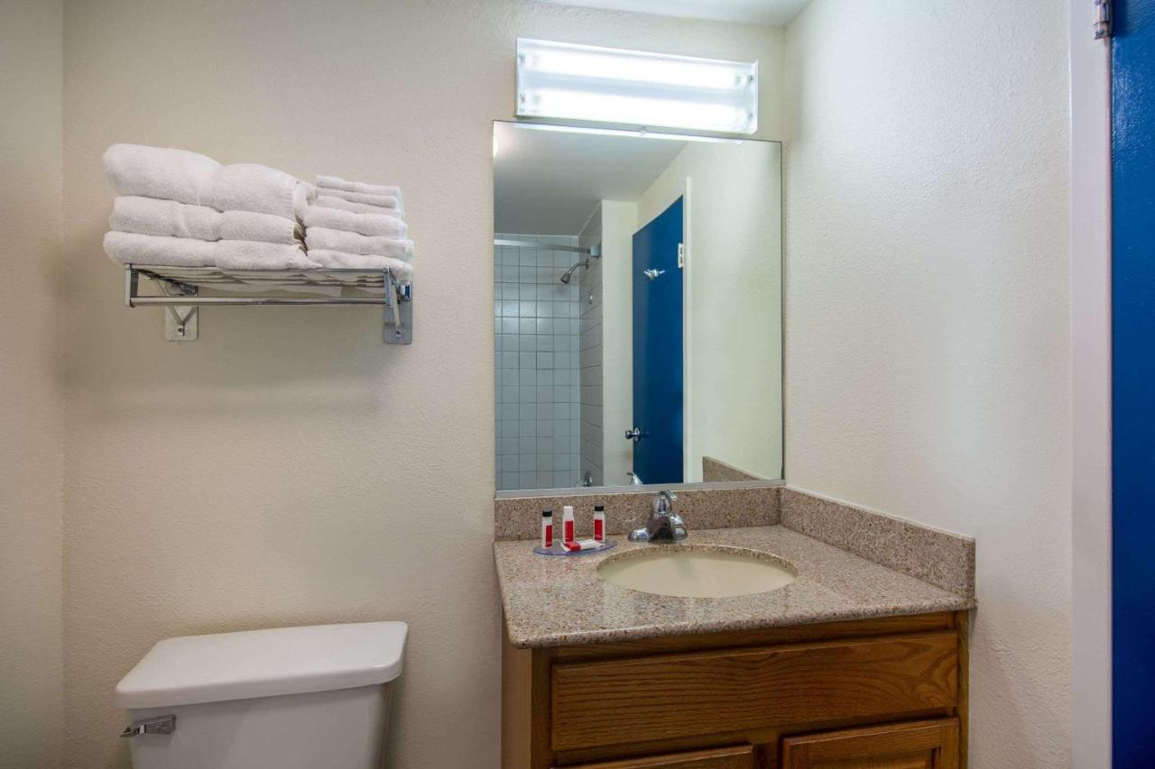 Studio Suite with Two Queen Beds - Non-Smoking at Travelodge by Wyndham Outer Banks/Kill Devil Hills