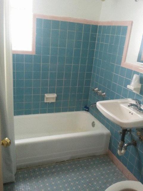  | Collins Avenue Hostel