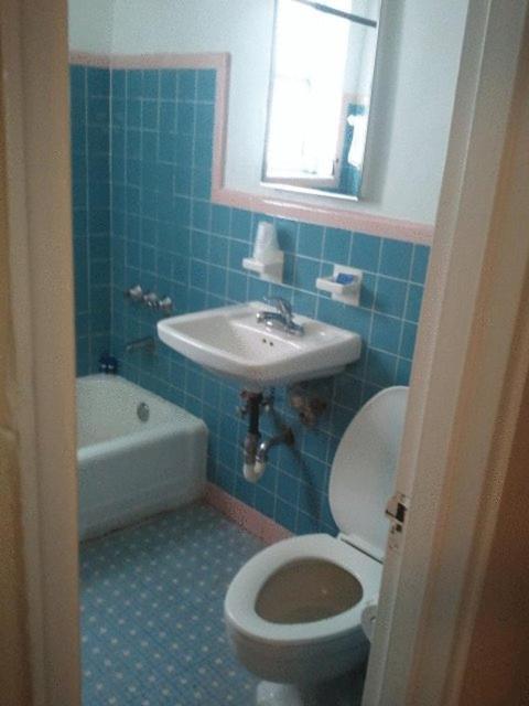 | Collins Avenue Hostel