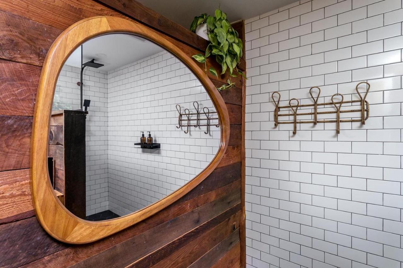 | The Herwood Inn