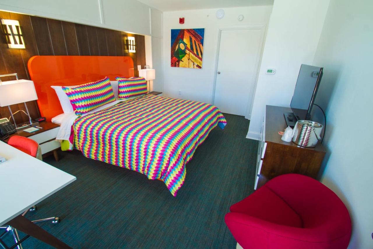 | Mother Earth Motor Lodge