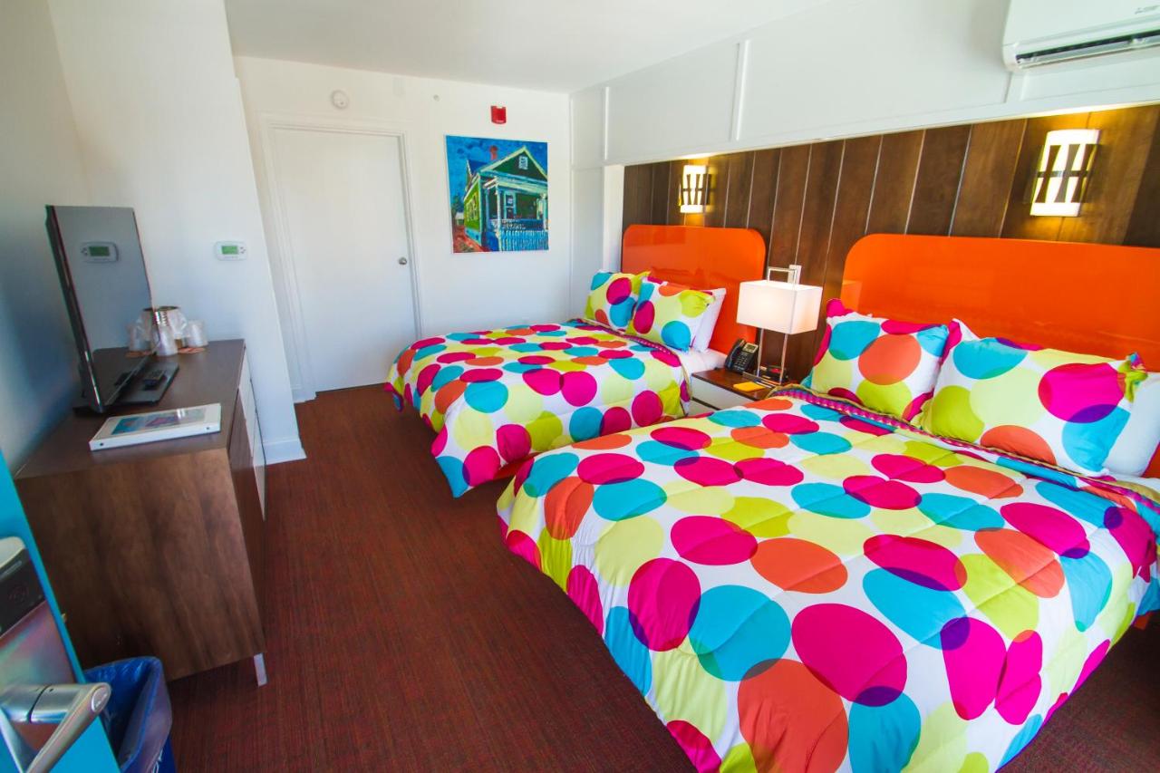 | Mother Earth Motor Lodge