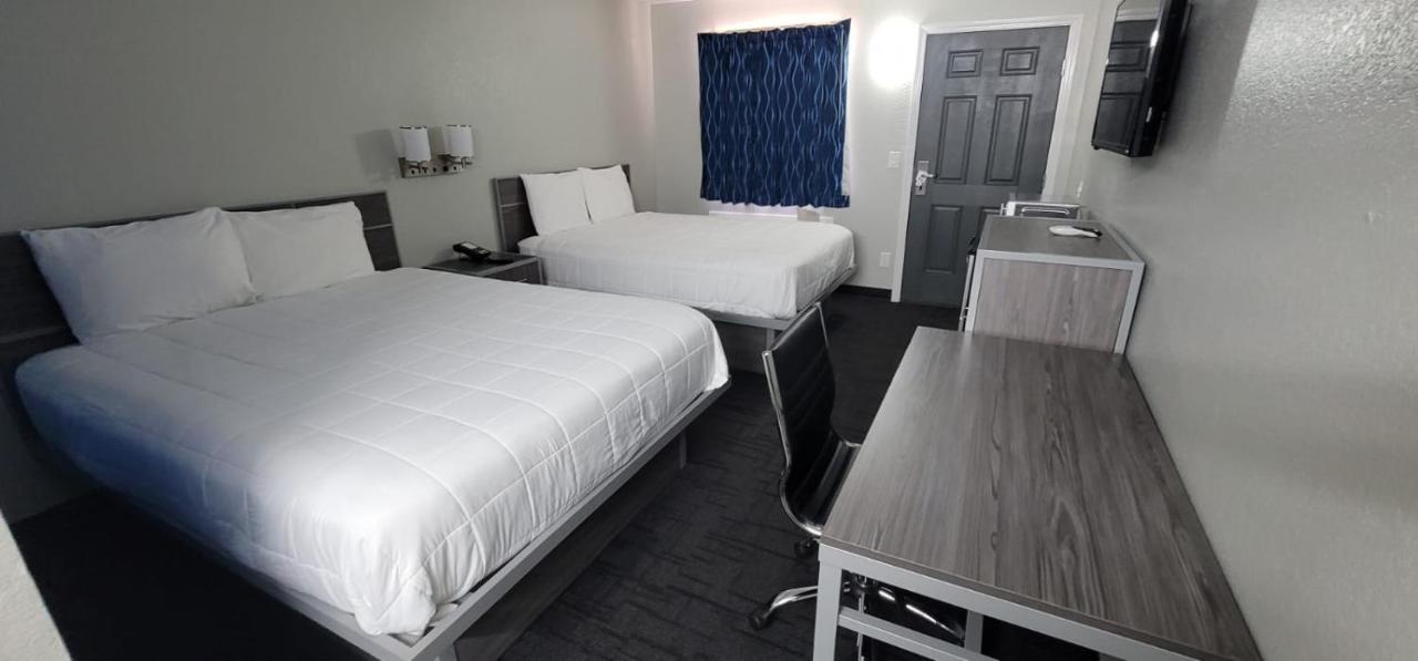| Green Country Inn
