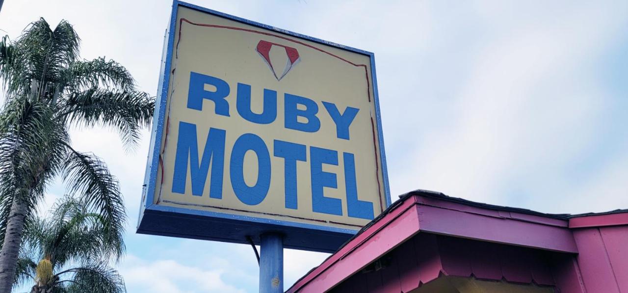  | RUBY MOTEL