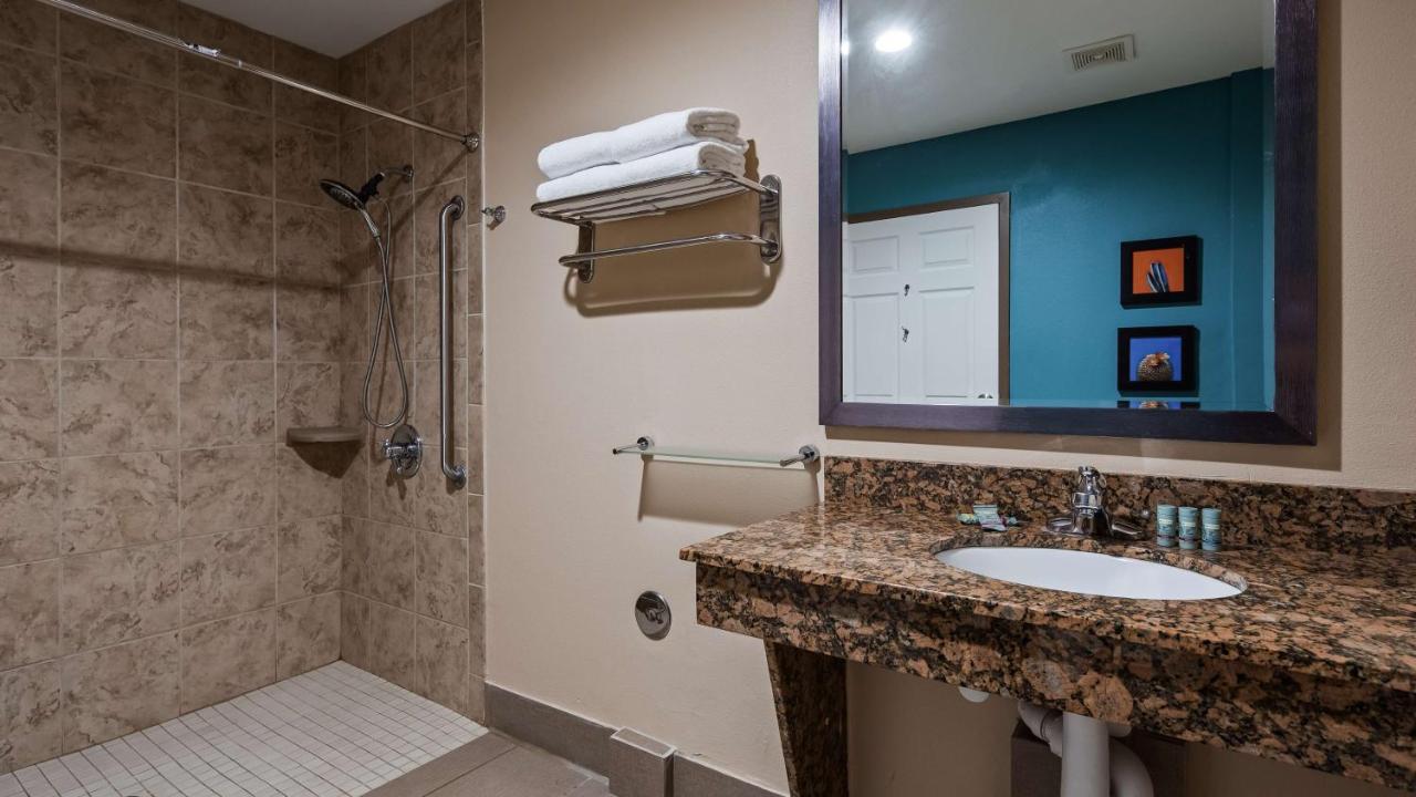 King Room  - Disability Access at Best Western Cannon A.F.B.