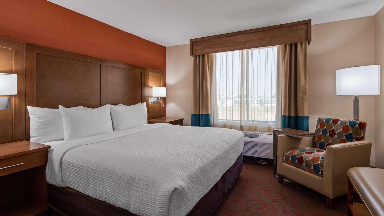 Two-Bedroom Suite at Best Western Cannon A.F.B.