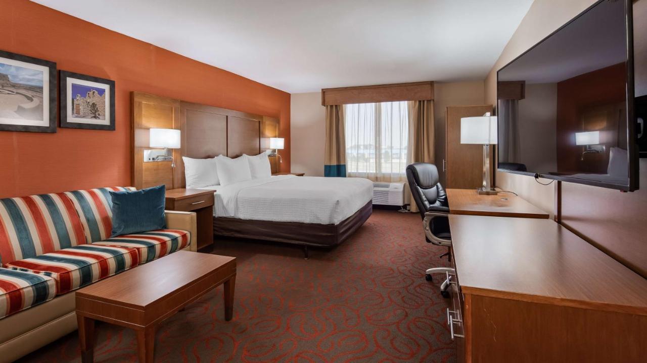 King Suite with Sofa Bed at Best Western Cannon A.F.B.