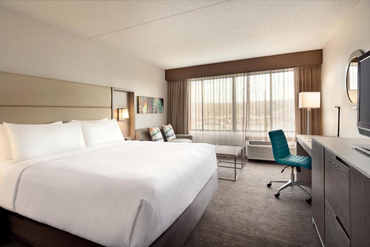 | Crowne Plaza Englewood, an IHG Hotel