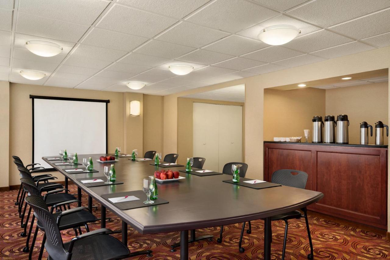 | Crowne Plaza Englewood, an IHG Hotel