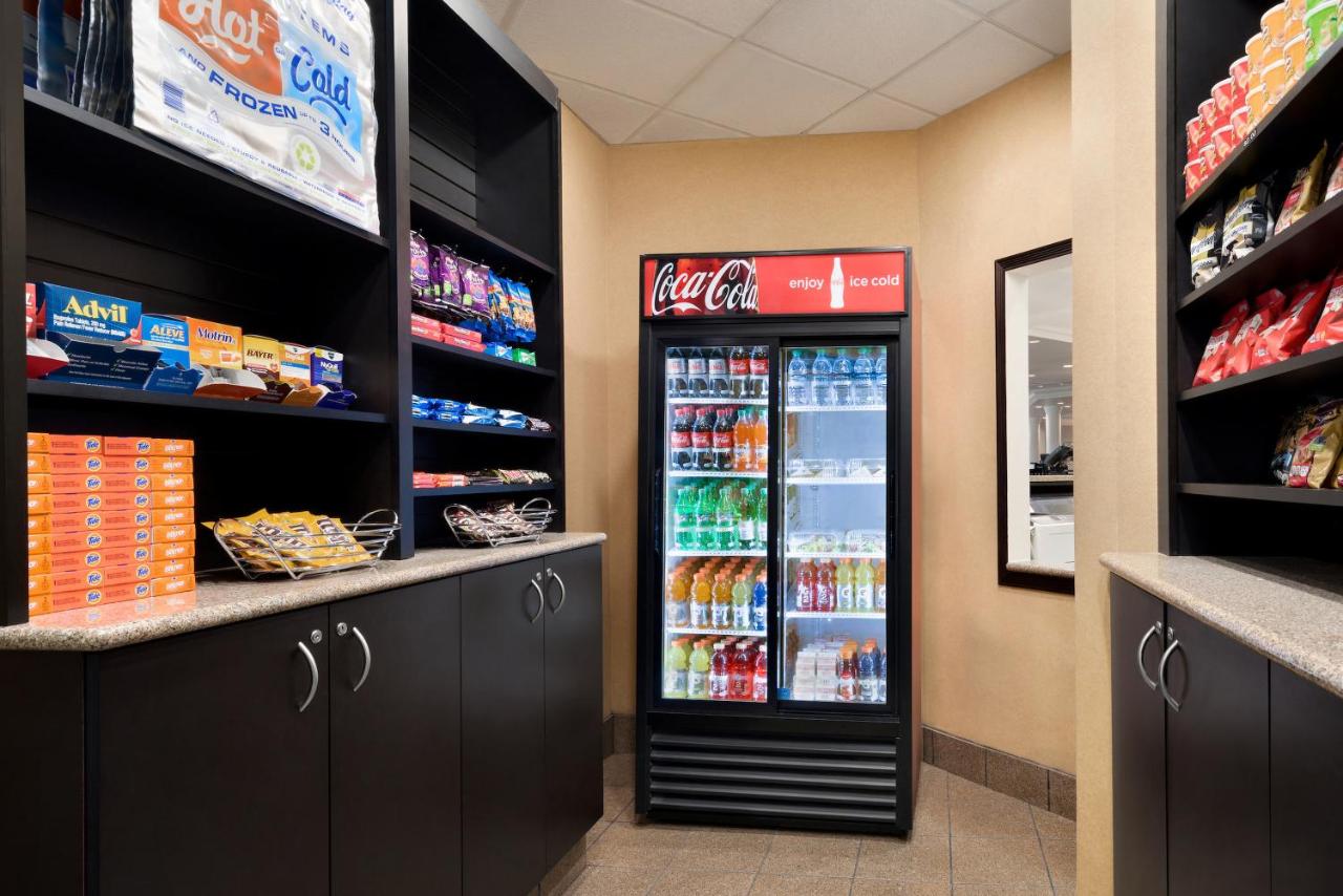 | Crowne Plaza Englewood, an IHG Hotel