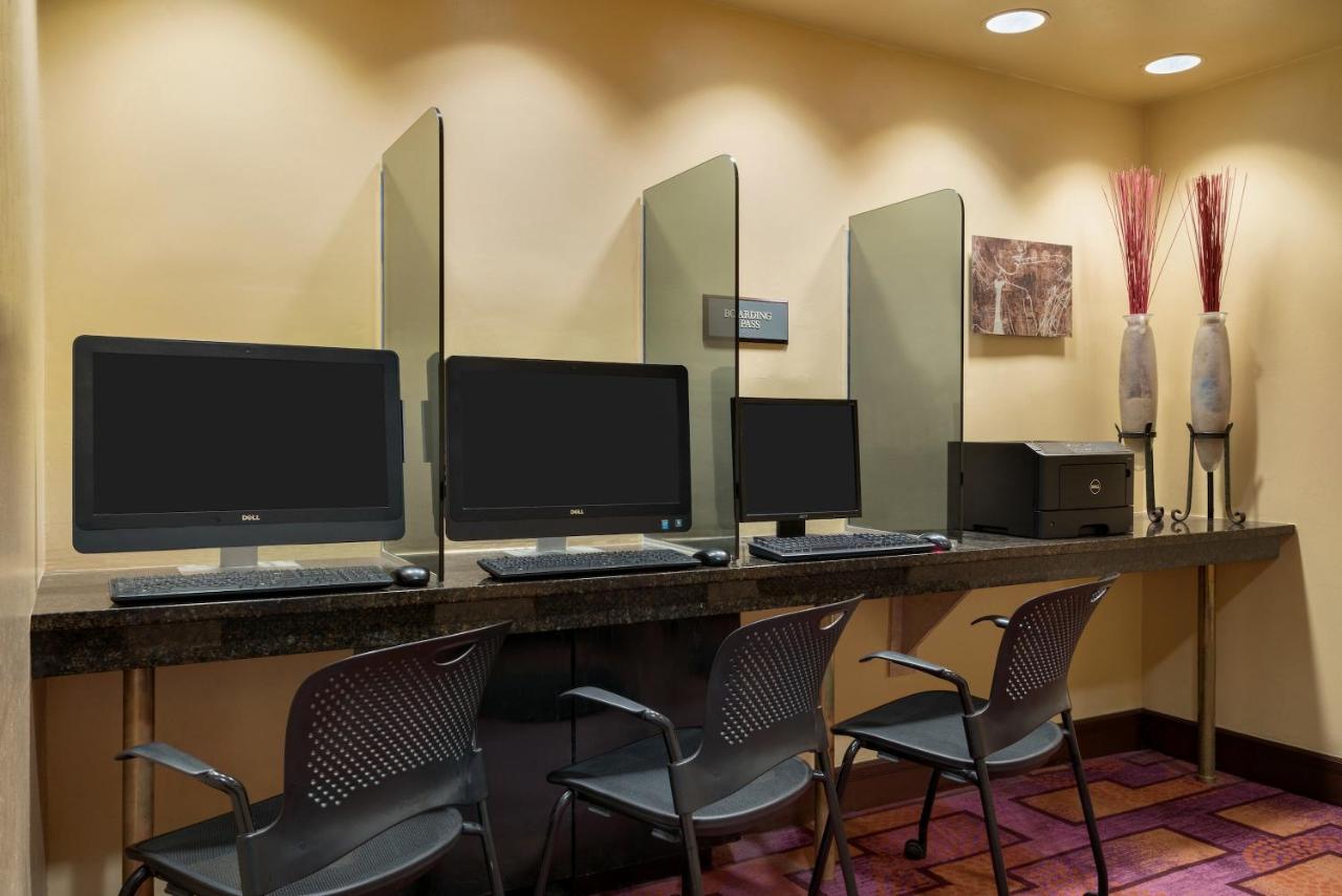 | Crowne Plaza Englewood, an IHG Hotel