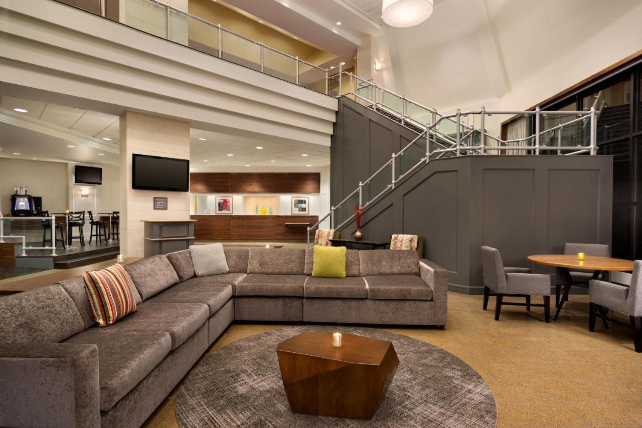 | Crowne Plaza Englewood, an IHG Hotel