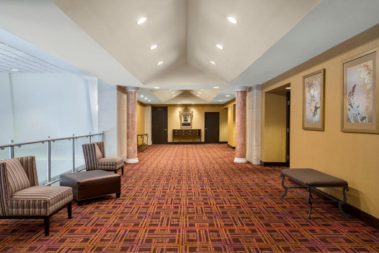 | Crowne Plaza Englewood, an IHG Hotel