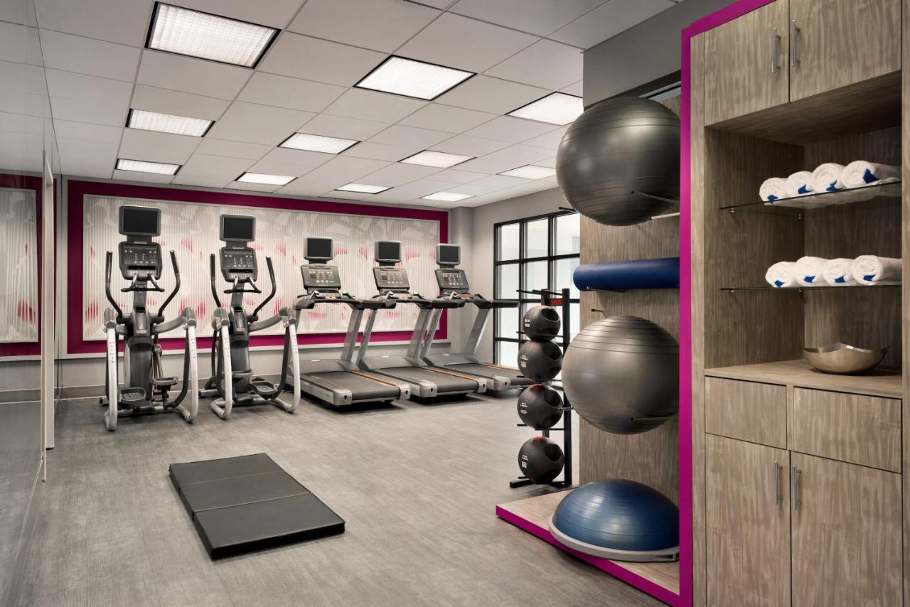 | Crowne Plaza Englewood, an IHG Hotel