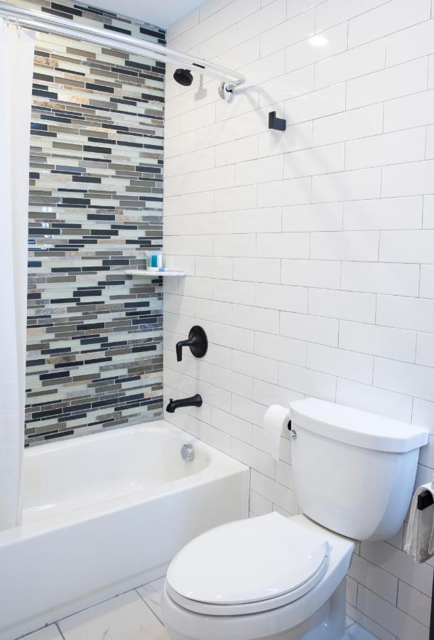 | Peachtree Suites - Jersey City