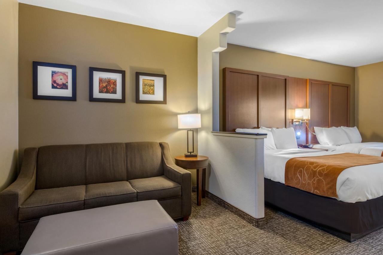 Queen Suite with Two Queen Beds - Accessible/Non-Smoking at Comfort Suites Marshall