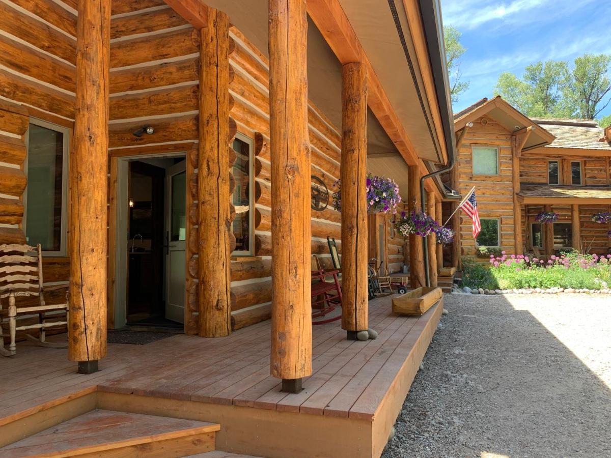 | Bentwood Inn