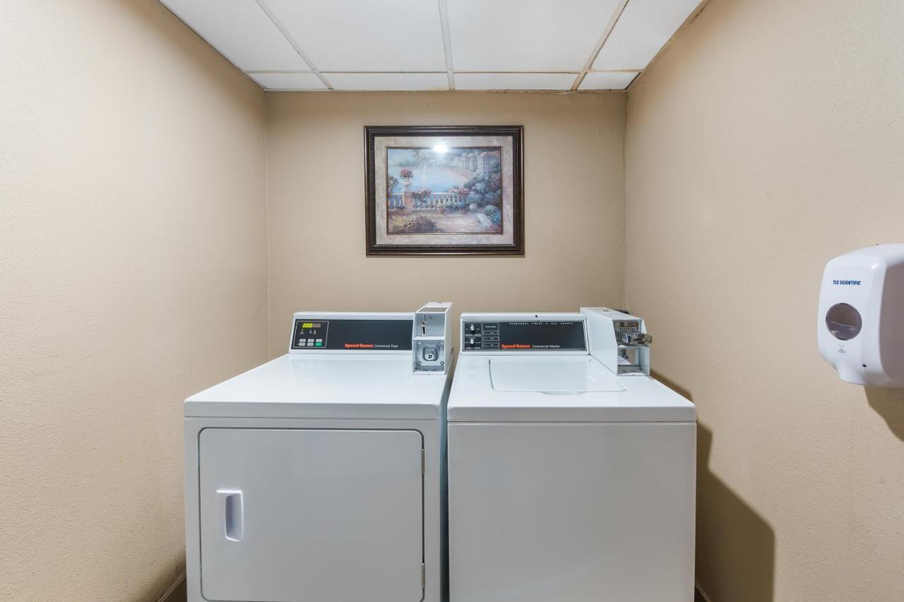 | Holiday Inn Express London-I-70, an IHG Hotel