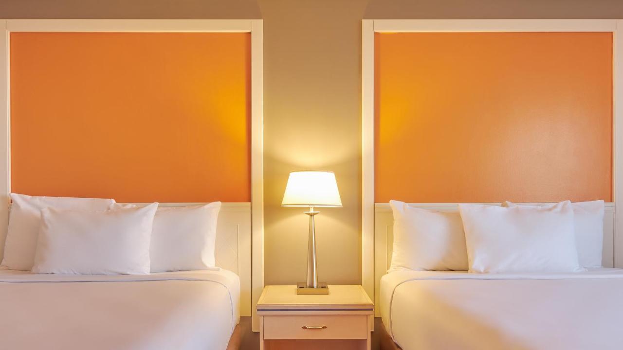 WEST CLASSIC ROOM 2 QUEEN SMOKING at Tropicana Atlantic City – A Caesars Rewards Destination
